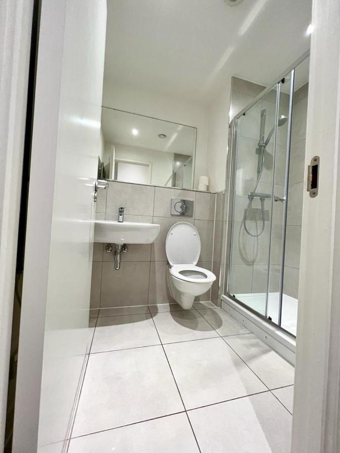 Alarabi Apartments-Studio Flat Croydon Buitenkant foto