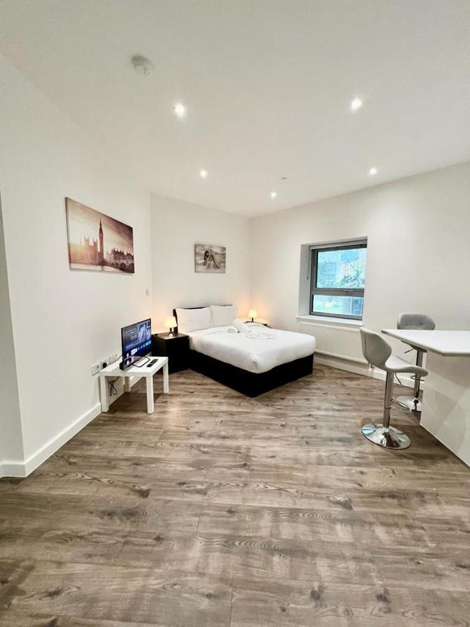 Alarabi Apartments-Studio Flat Croydon Buitenkant foto